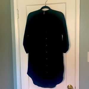 Forever 21 M black tunic w/button down front